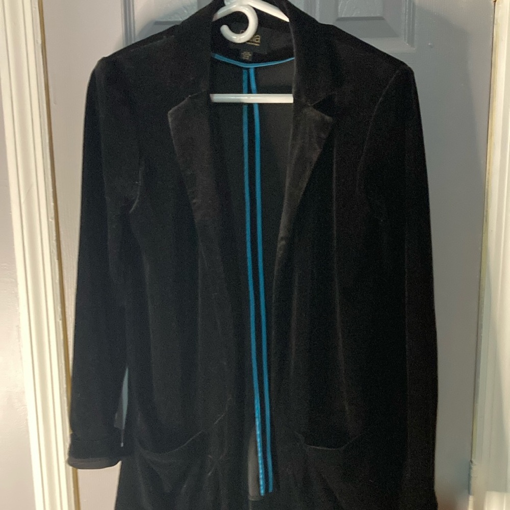 Ladies throw over blazer no buttons